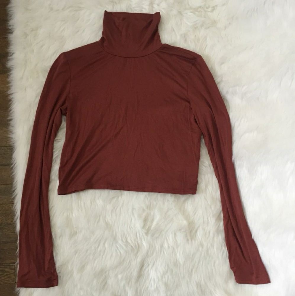 New! Foreign exchange crop top